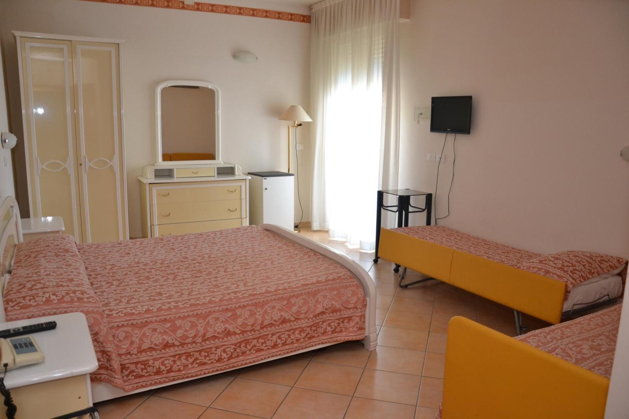 Perticari Hotell Pesaro Exteriör bild