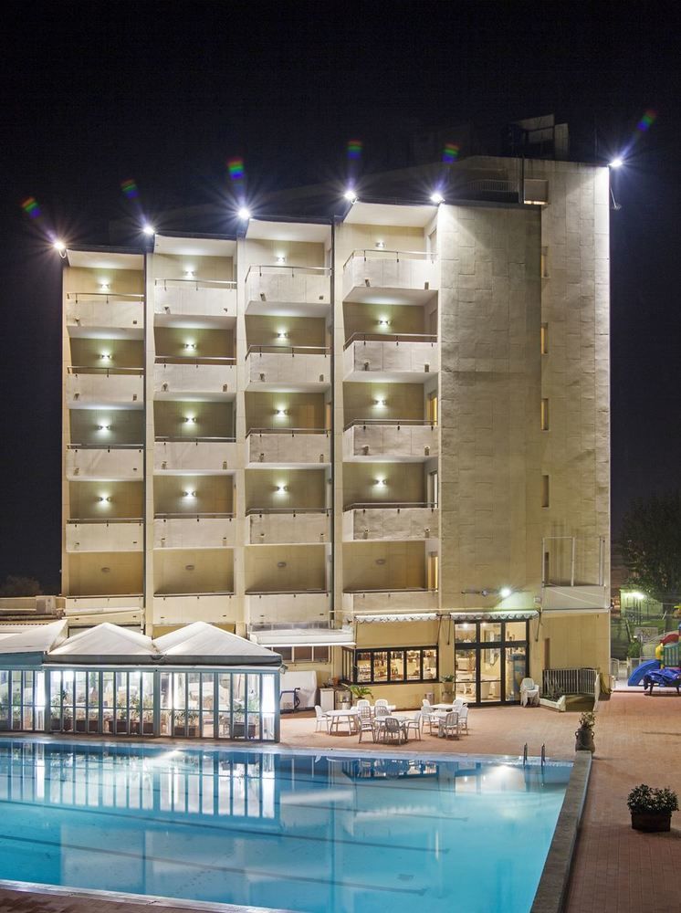 Perticari Hotell Pesaro Exteriör bild