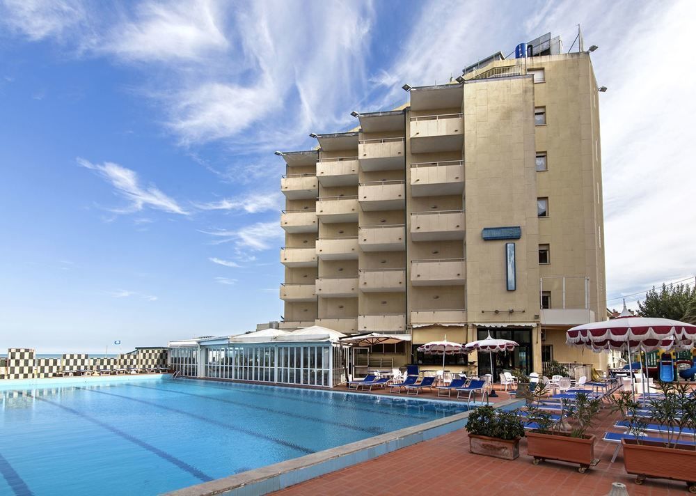 Perticari Hotell Pesaro Exteriör bild