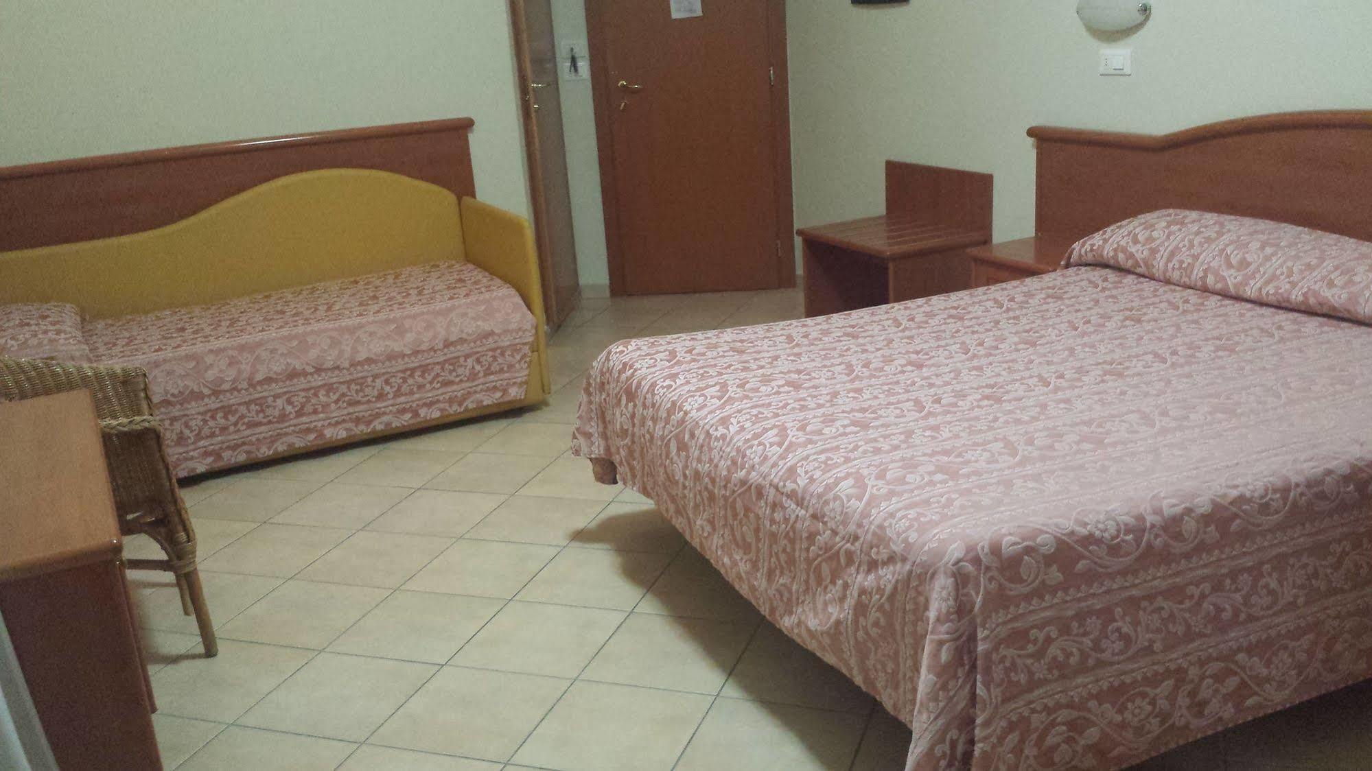 Perticari Hotell Pesaro Exteriör bild