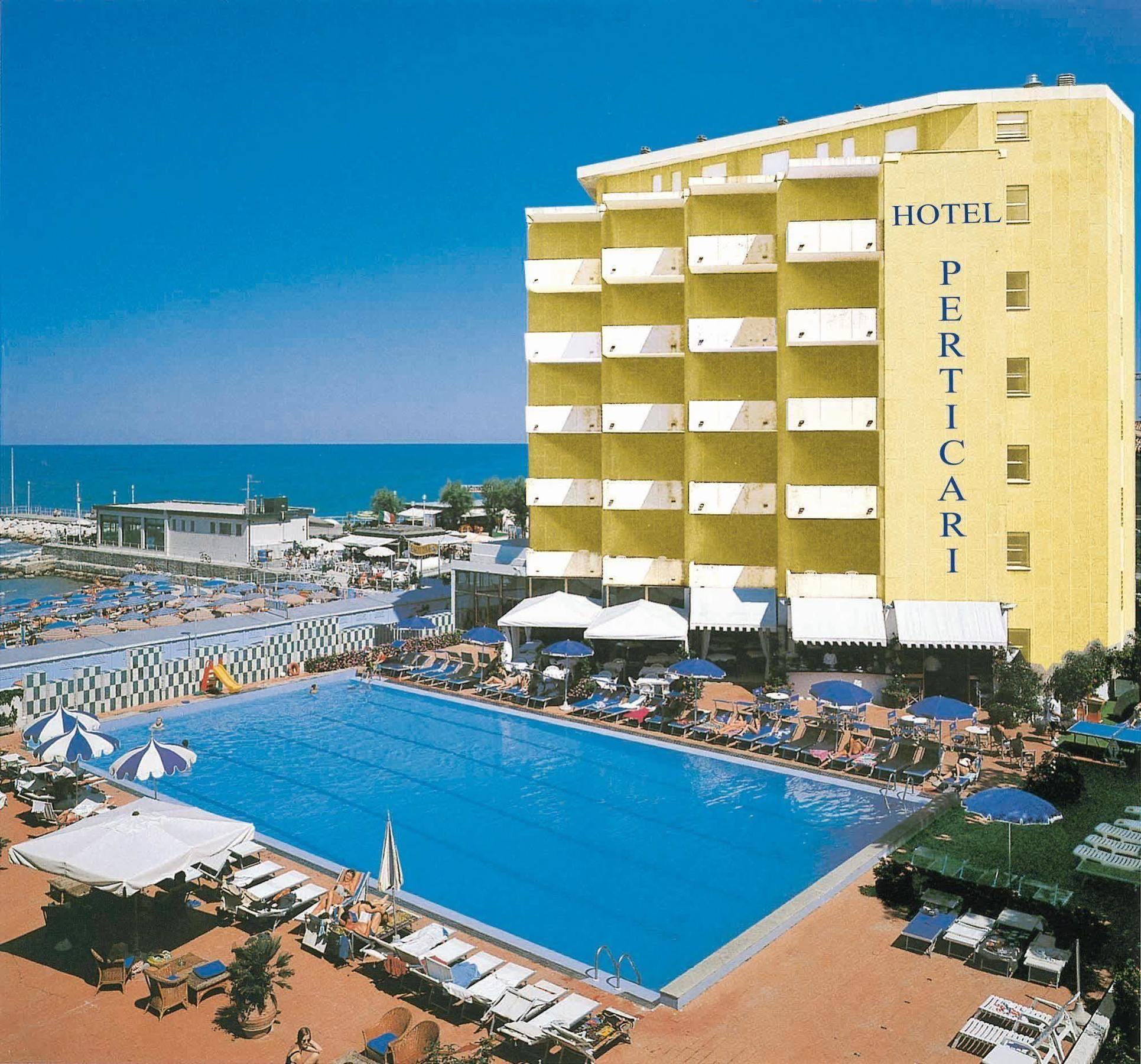 Perticari Hotell Pesaro Exteriör bild